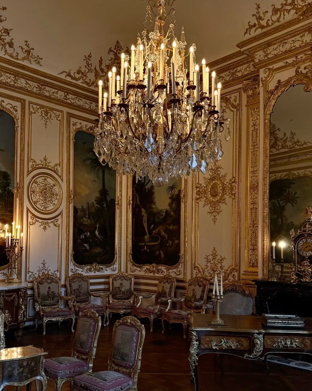 gilded room chandelier baroque