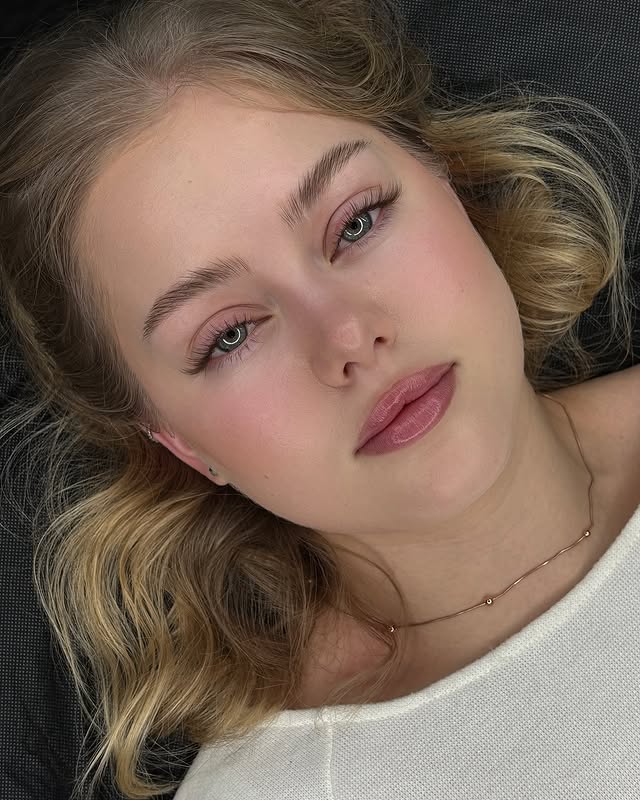 natural lash extensions portrait